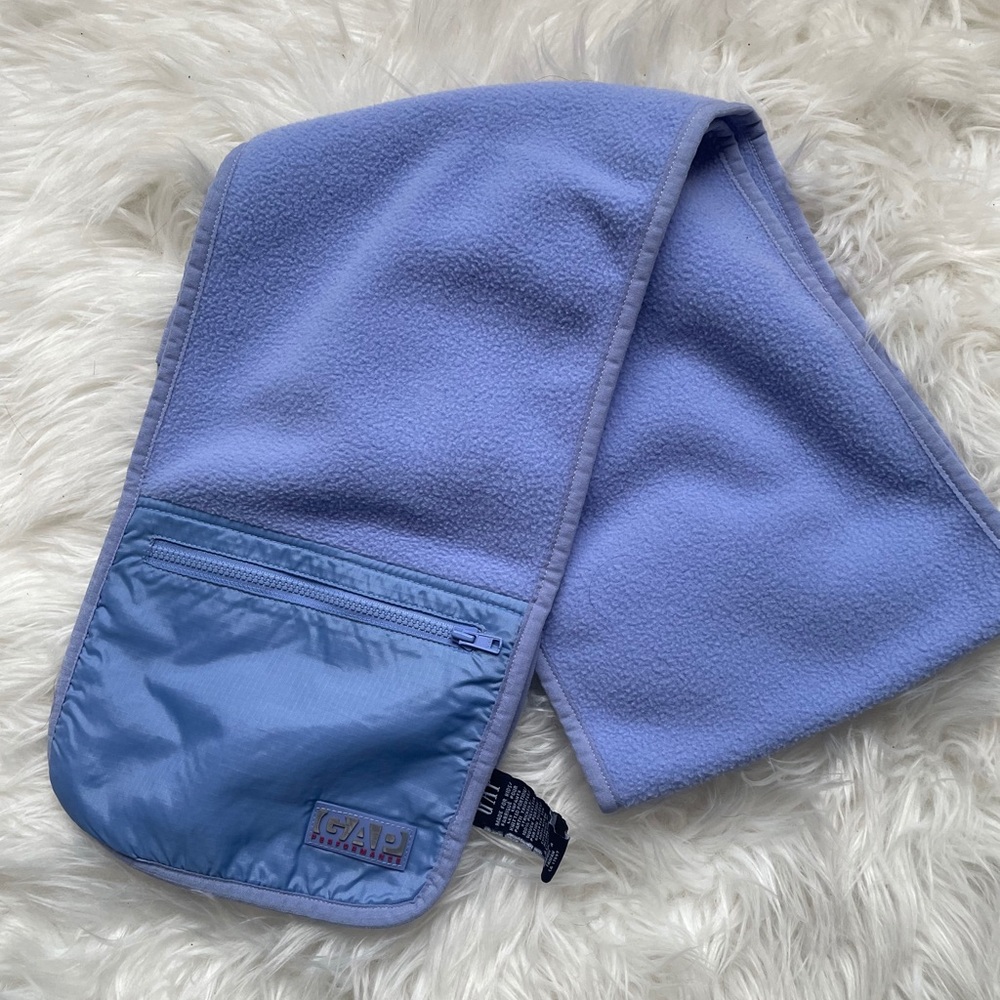Gap scarf